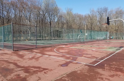 East Stroudsburg Ski Chalet | Warm And Cozy Contemporary Chalet