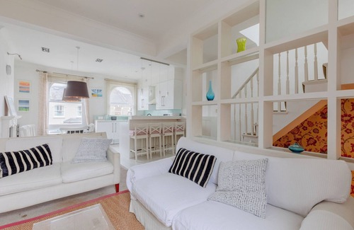 Munster Apartment | Warm and Inviting 2BD Flat, Fulham