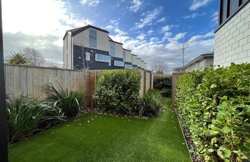 Merivale Apartment | Warm and Stylish 2BR Home