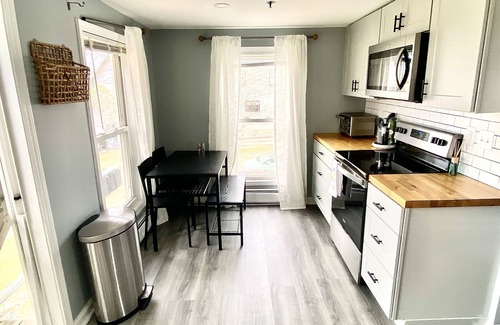 Pine Point Apartment | Warm Coastal Retreat: Your Maine Escape Awaits - 1 block from the beach!