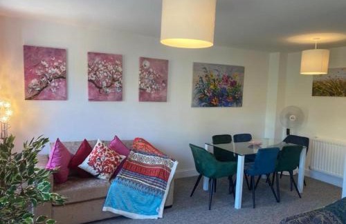 Cambridge House | Warm & Cosy Homely 4 BDR Chesterton House w High Speed WIFI, Big Garden & Free Parking