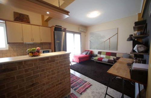 Palaio Faliro Apartment | warm cozy & quiet