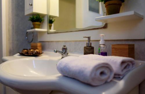 Palaio Faliro Apartment | warm cozy & quiet