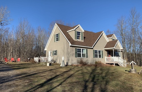 Town of Black Brook House | Warm Jaccuzzi, Hot Sauna, Elegant House in the Adirondack Best Nature Experience