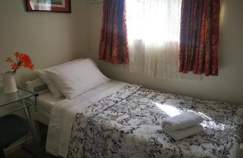Mount Roskill House | Warm little house at Wesley