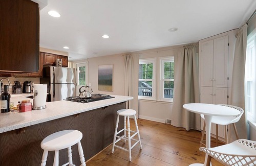 Cornwall Bridge Cottage | WARREN PoshPadsCT "MELIUS 1BR+Sofa Bed COTTAGE" Ski Mohawk-5Mi!,2Hrs NYC,Tennis