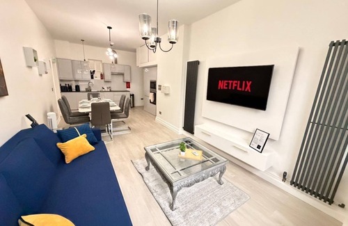 Birmingham City Centre Apartment | Warstone Suite-Luxury 2-Bedroom Flat, Parking, WiFi, Netflix, Central Location