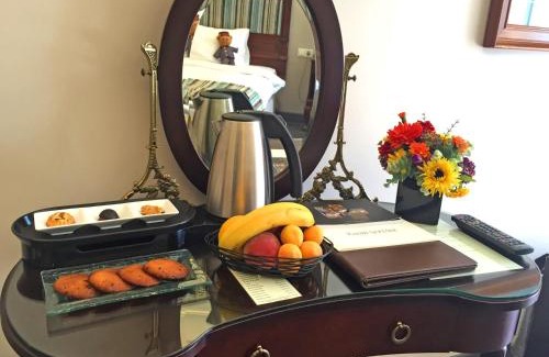 Ain Al Mraiseh Hotel | Warwick Palm Beach Hotel