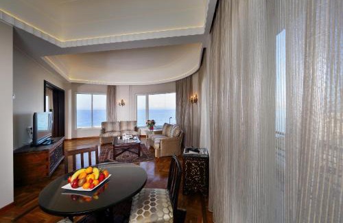 Ain Al Mraiseh Hotel | Warwick Palm Beach Hotel