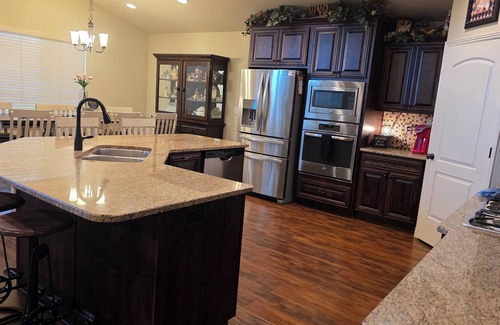 Layton House | Wasatch Retreat: Spacious 5 bd 3.5 bth, Sleeps 14, Game Room, Pool Table