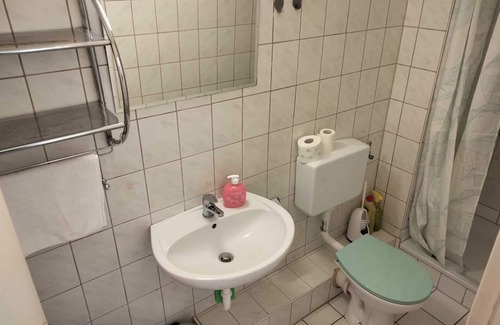Neumuenster House | Wasbeker Straße 65 W2 - 3 bedrooms with parking space