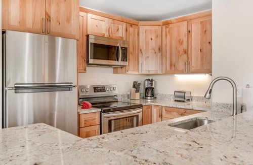 Wildernest Condo | Watch Hill: Scenic Views, Shared Hot Tub, Near Skiing and Trails in Silverthorne's Best Location!
