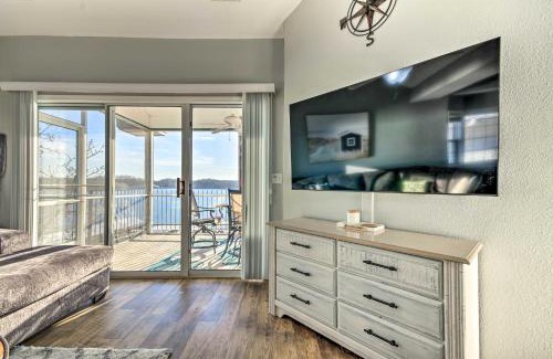 Lakeland Apartment | Water Days and Views Await Lake Ozark Condo!