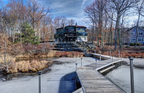 Rowland House | Water front boating, fishing, swimming, ski, golf, horseride, hike & more!