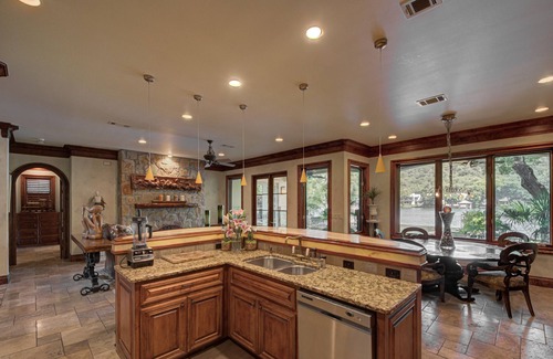 Oak Shores On Lake Austin House | WATER FRONT LAKE AUSTIN ESTATE