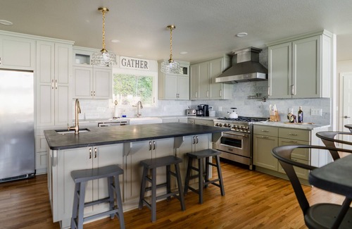 Prairie Creek House | Water Front Lake House On Waters Edge With Extra Large Hot tub & Outdoor Space.
