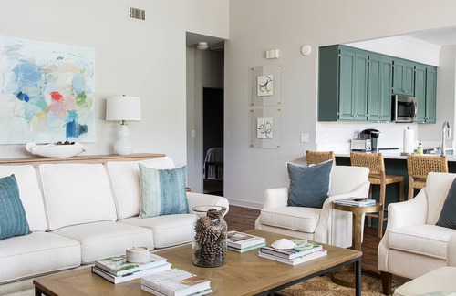 Little Kowaliga House | Water's Edge Lakefront Retreat on Lake Martin nestled between Real Island and Parker Creek