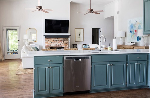 Little Kowaliga House | Water's Edge Lakefront Retreat on Lake Martin nestled between Real Island and Parker Creek