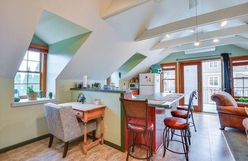 Sackets Harbor Apartment | Water-View Balcony: Charming Lake Ontario Studio!