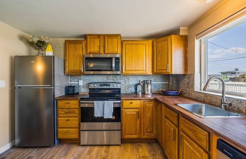 Birch Bay Condo | Water view, beach access, BBQ PC-C