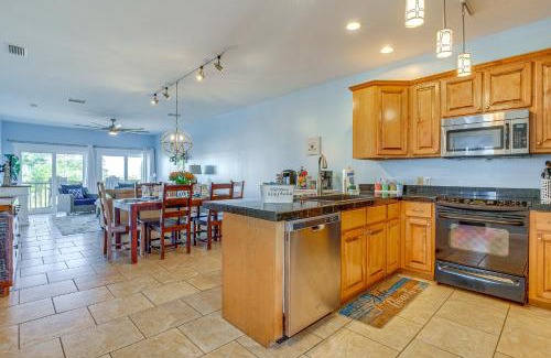 Dauphin Island Apartment | Water View Dauphin Island Condo with Boat Slips