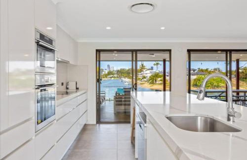 Broadbeach Waters House | Water View Family Getaway - WiFi, Pool, BBQ