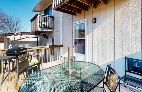 Holiday Island House | Water view townhouse with a washer/dryer, central AC, yard & grill
