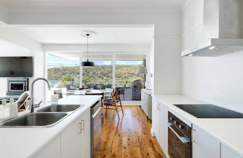 Pretty Beach Central Coast House | Water Views Wagstaffe