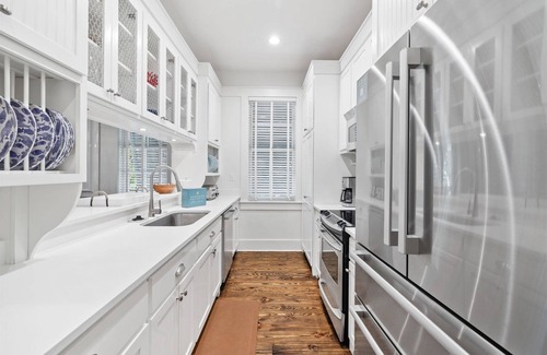 Cottage District House | WaterColor! Steps to Seaside, WC Tennis! LSV & 2 Bikes Included! Secluded but