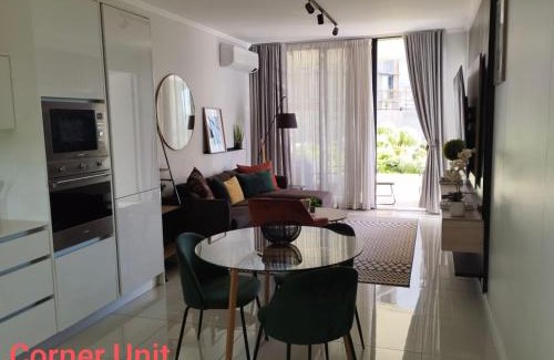 Greater Johannesburg Metropolitan Area Apartment | Waterfall Luxury Apartment