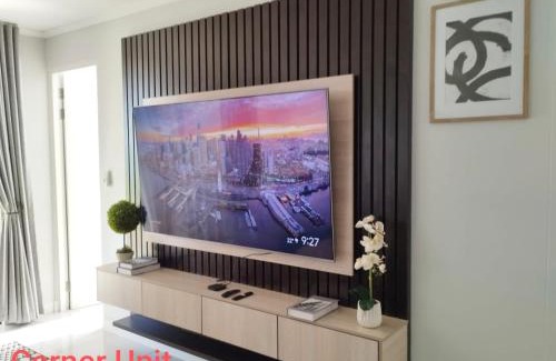 Greater Johannesburg Metropolitan Area Apartment | Waterfall Luxury Apartment