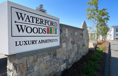 Central Waterford Apartment | Waterford, CT - Beautifully furnished 1Bedroom/1Bath 864sf Apartment