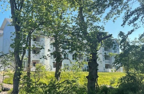 Central Waterford Apartment | Waterford, CT - Beautifully furnished 1Bedroom/1Bath 864sf Apartment