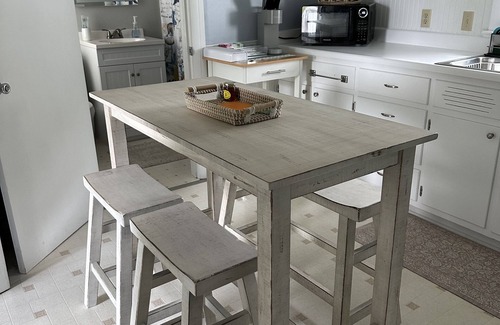 Deep Hole Cottage | Waterfowl Watch Cottage - Chincoteague Island Quiet area,bikes,Oct discounts ask