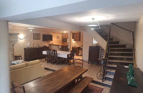 Altillac House | Waterfront house in Beaulieu/Dordogne 6 air-conditioned bedrooms