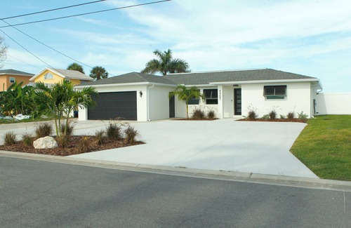 Bay Colony House | Waterfront 3BR/2BA Pool Home on Terra Ceia Bay with Dock & Stunning Sunsets