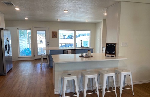 Kingsland House | Waterfront 5/3 roomy home, constant level Lake LBJ, jet ski ramp & covered porch