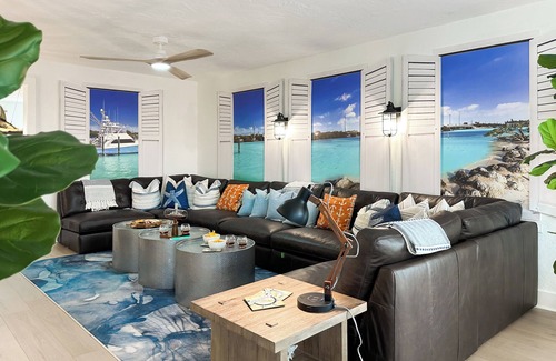 Marathon House | Waterfront 6BR Luxury Retreat w/Pool & Dock