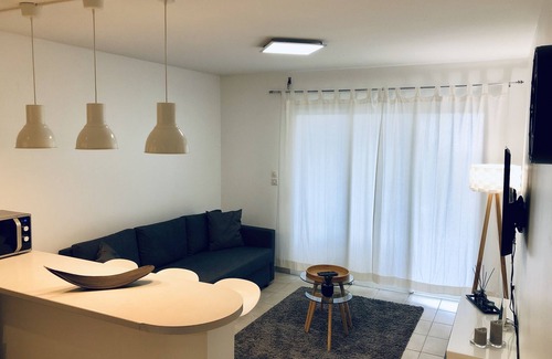 L'Autre-Bord Apartment | WATERFRONT APARTMENT