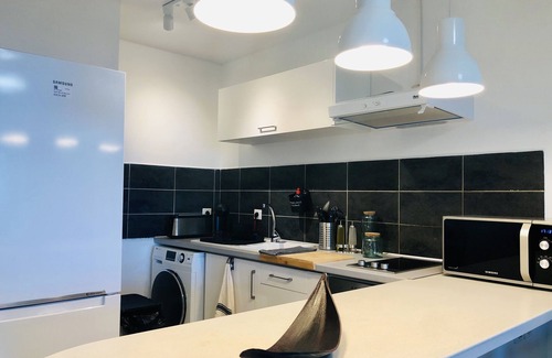 L'Autre-Bord Apartment | WATERFRONT APARTMENT