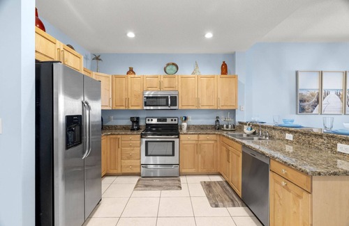 Clearwater Beach Condo | Waterfront Balcony, Close to Beach and Pier 60, Pool, Hot Tub, Free Parking ~ 206 Harborview Grande