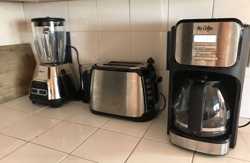 Belmont Shore Apartment | Waterfront Beach House Belmont Shore with amazing views sleeps 8 family friendly