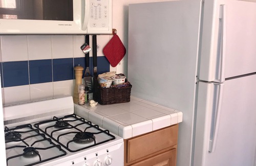 Belmont Shore Apartment | Waterfront Belmont Shore Studio Great View & Deck space Available Jan 15 yearly