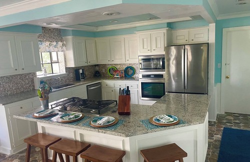 Trinity House | Waterfront, Boat Dock, Great Fishing - Long Term Renters Welcome - Sleeps 9