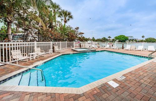 Clearwater Beach House | Waterfront Breeze Condo
