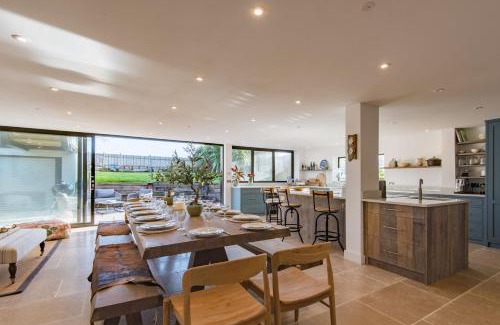 New Romney House | Waterfront by Bloom Stays