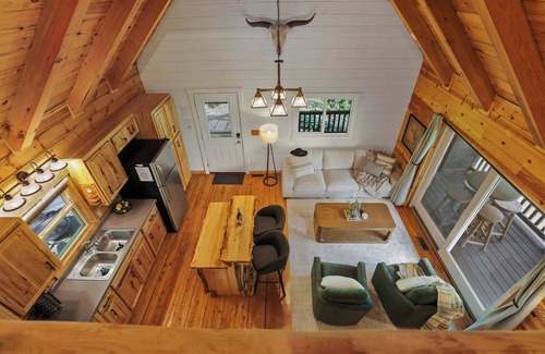 De Soto Cabin | Waterfront Cabin - Sauna - Fire Pit - Private Deck