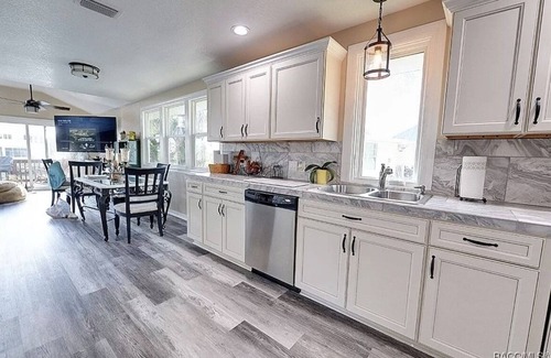 Crystal River House | WATERFRONT CATCH OF THE DAY-PRIVATE DOCK- GULF ACCESS! KAYAK-SCALLOP-FISH!