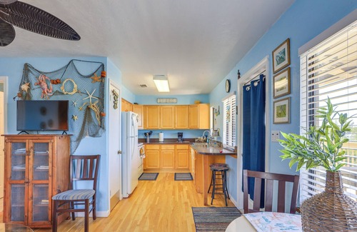 Cedar Key House | Waterfront Cedar Key Duplex Home: Grill & Dock!