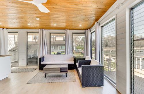 Colonial Beach Apartment | Waterfront Colonial Beach Studio with Boat Dock!